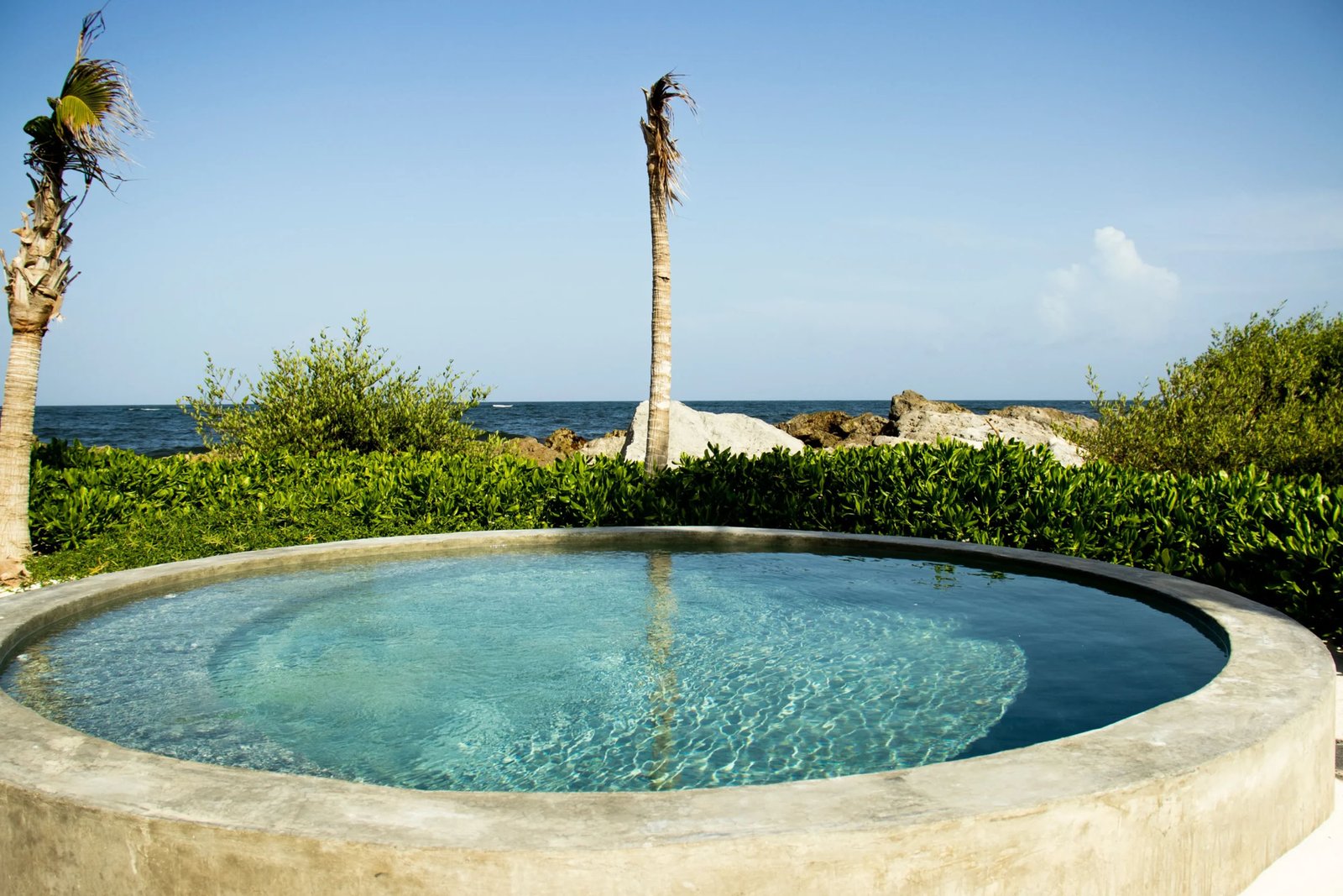 Emperor Suite.webp_0003_1-EMPEROR-SUITE-MINI-POOL_11zon-scaled