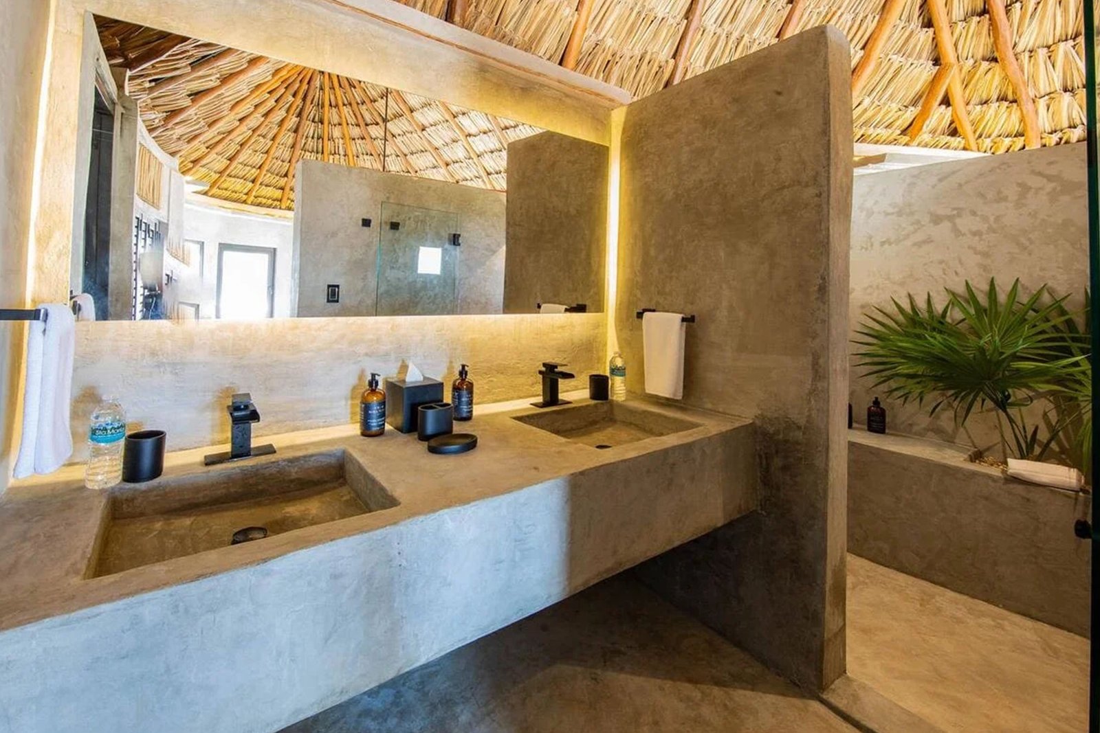 Oceanfront.webp_0003_3-Oceanfront-1BED-MP-1B-1