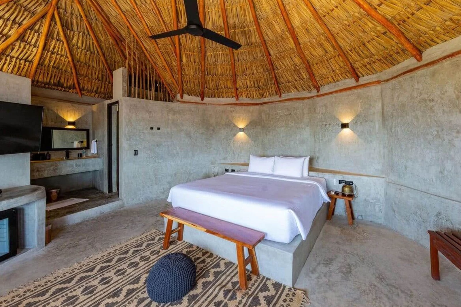 Oceanfront.webp_0004_3-Oceanfront-1BED